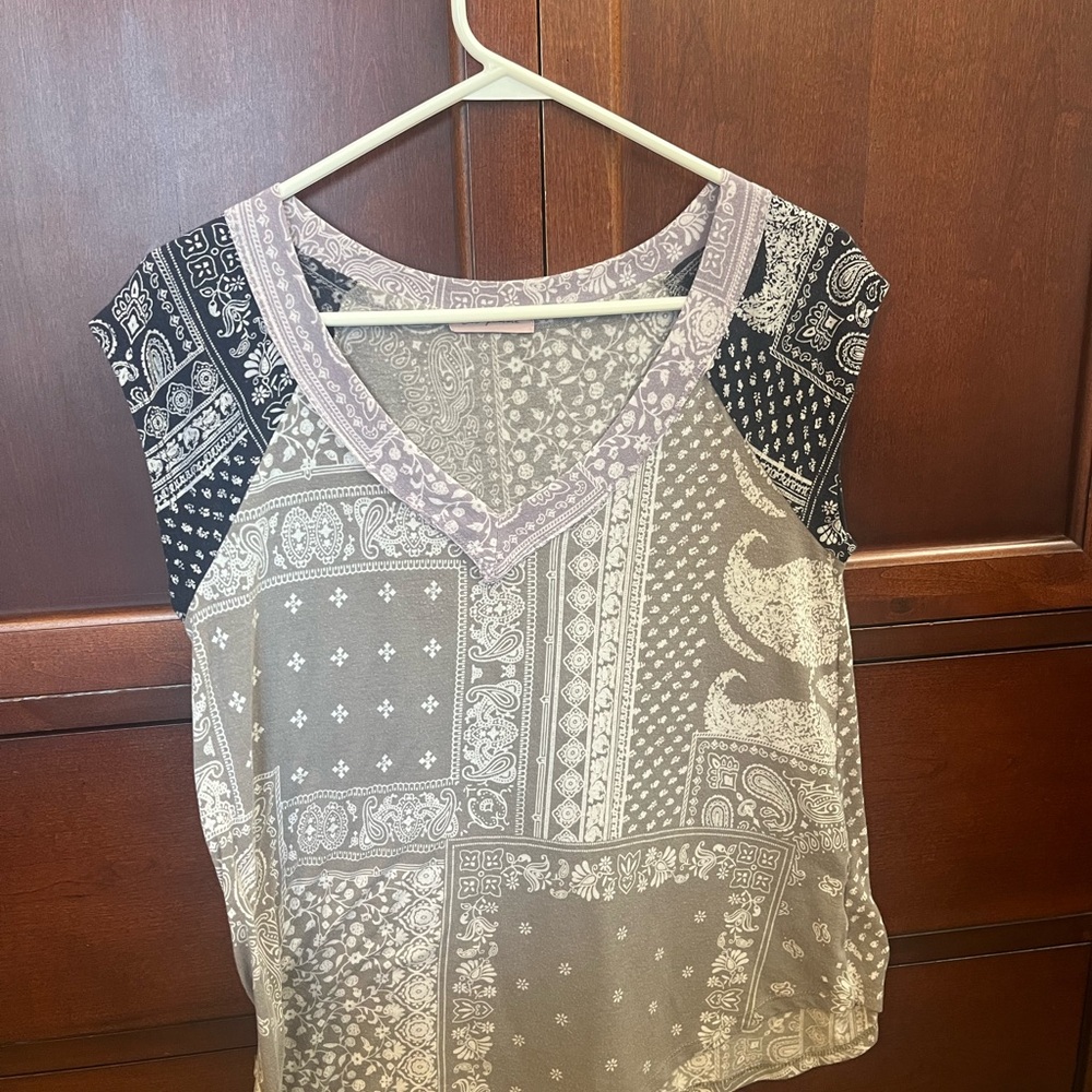 Patterned V-Neck Women’s Top